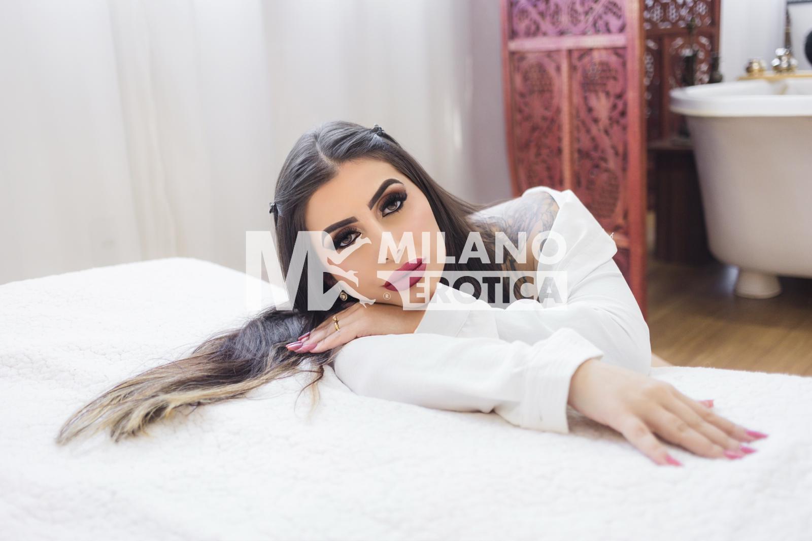 Mirela affascinante donna brasiliana